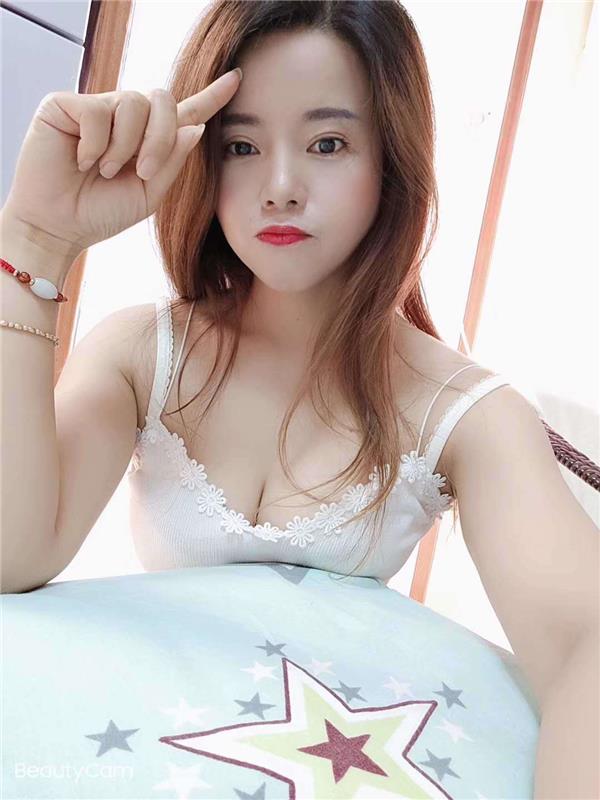 深圳性感美女，五官精致，长得漂亮妞儿